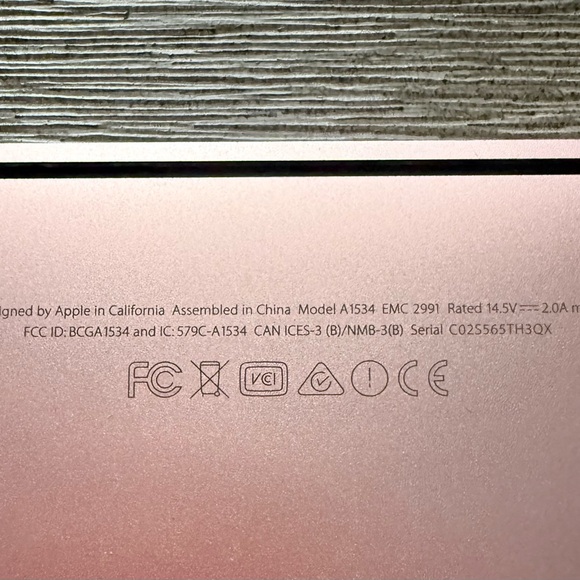 Apple MacBook - Rose Pink - Picture 6 of 13